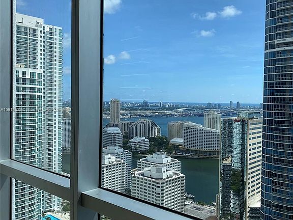 3rd image of 1060 Brickell Ave APT 3901