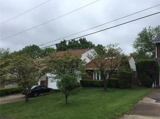221 Crescent Dr, Lower Burrell, PA 15068