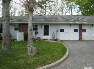 21 Guilford Ct UNIT B, Ridge, NY 11961