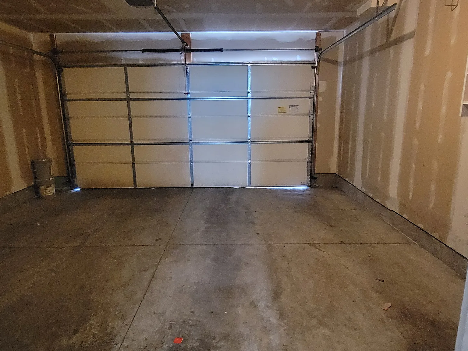 3 bed, 1374 sqft, $1,600 — Photo 3