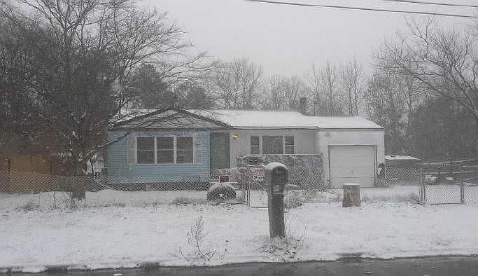 2nd image of 939 Narragansett Ave