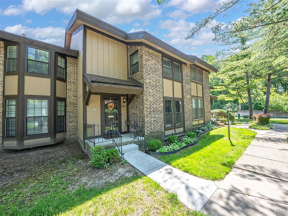 1st image of 25155 Greenbrooke Dr