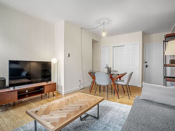 3rd image of 497 Beacon St APT 01