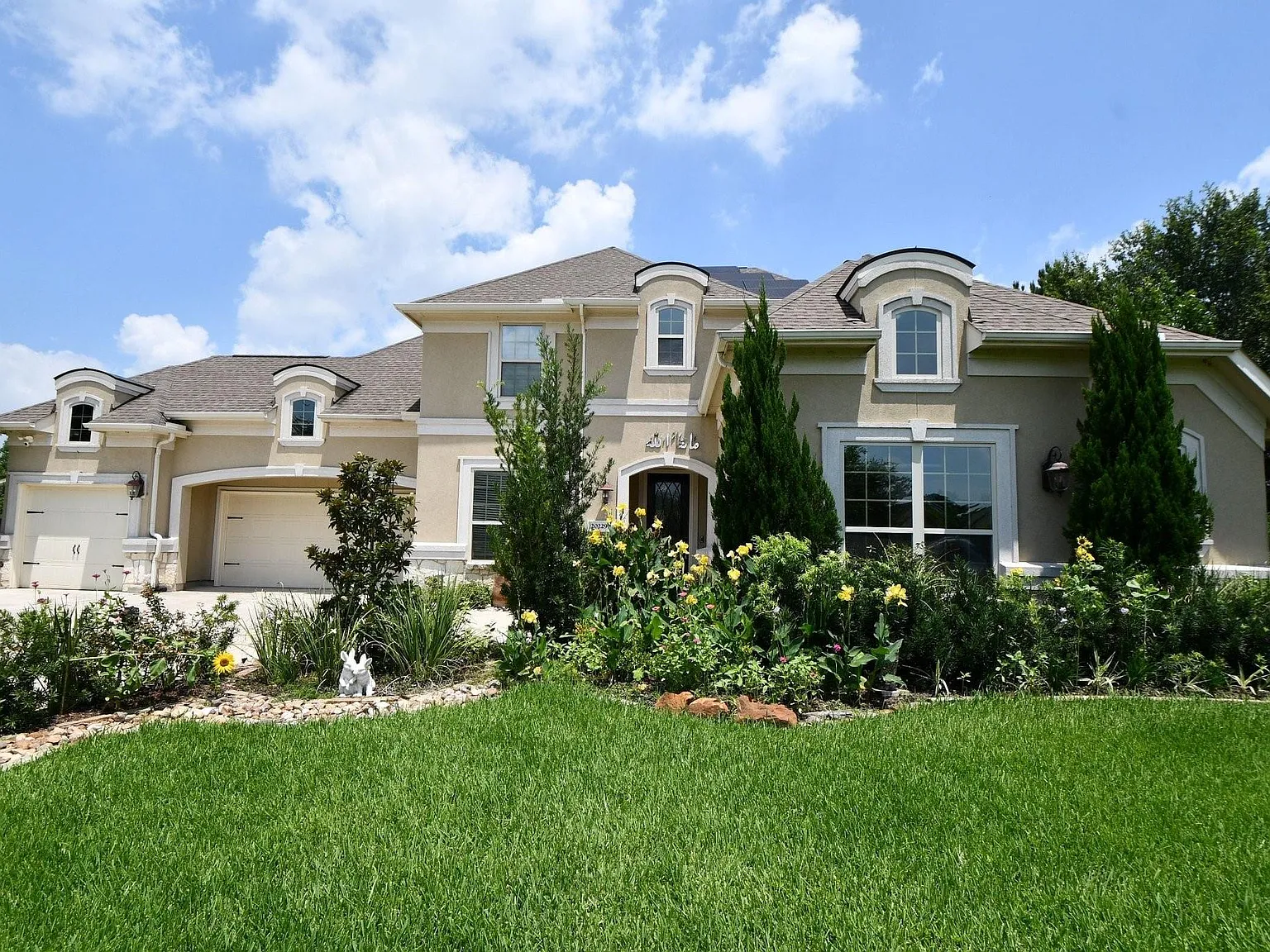 4 bed, 4.5 bath, 4284 sqft, $5,000 — Photo 3