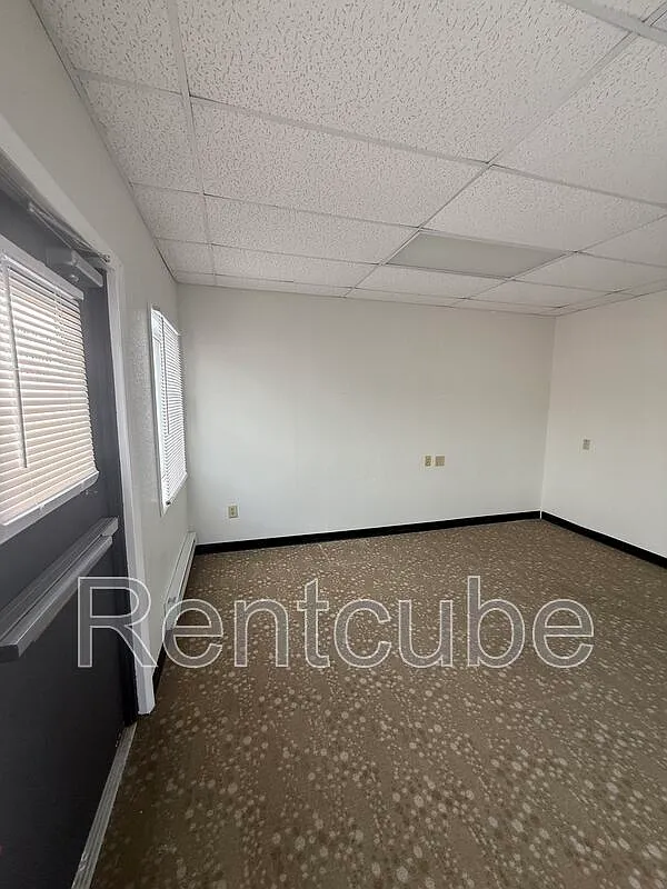 Studio, 1.0 bath, 400 sqft, $300 — Photo 3
