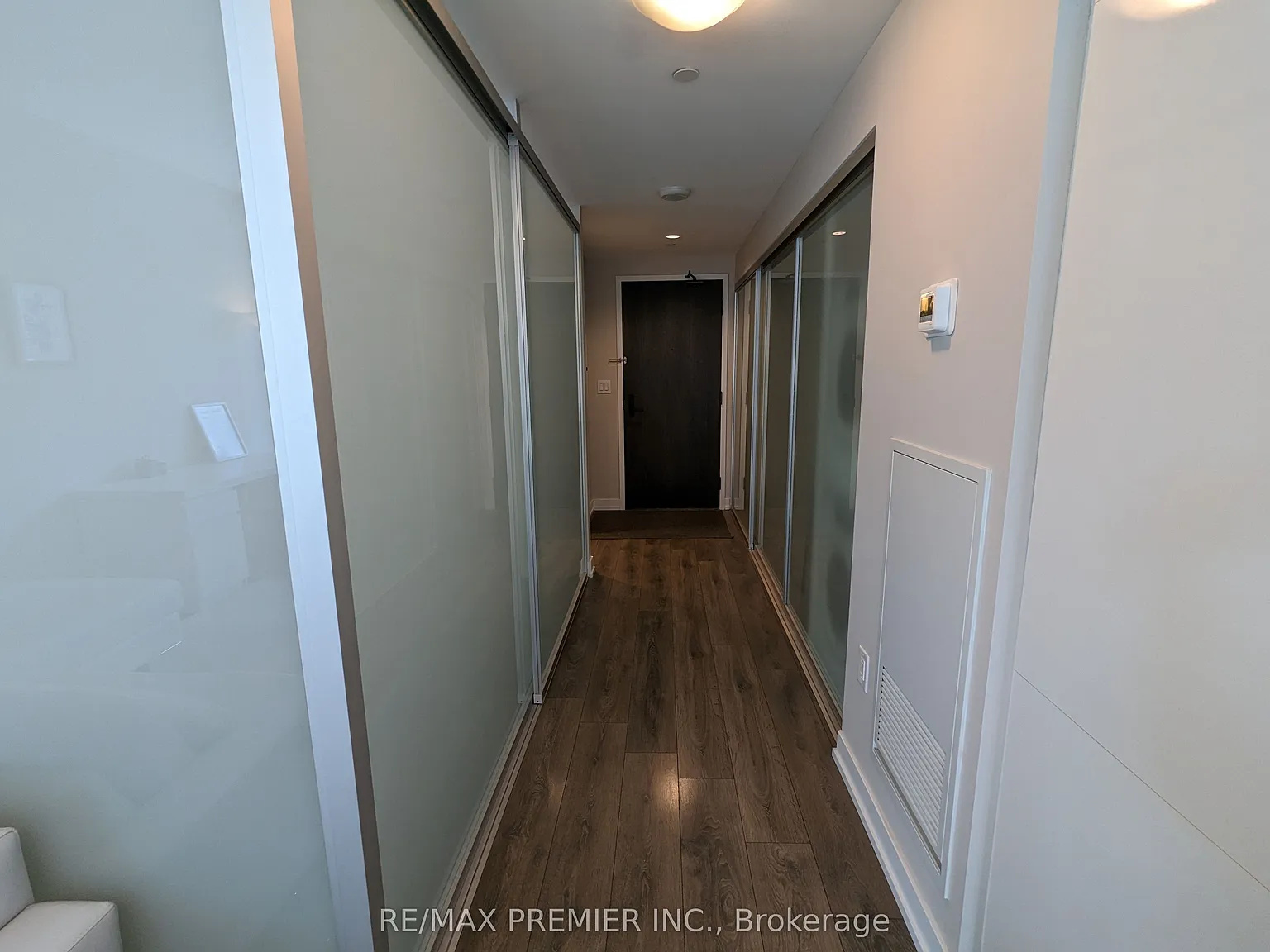 426 University Ave — Photo 4