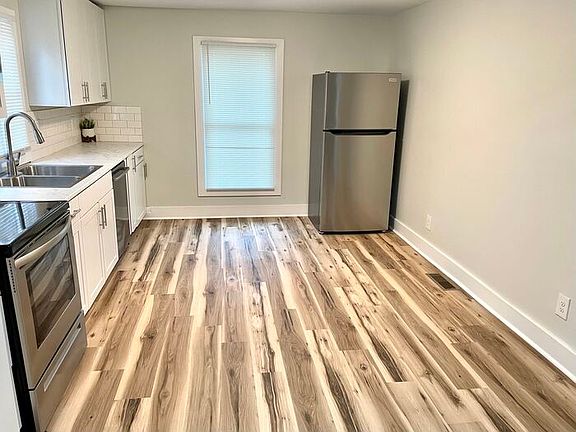 4th image of 216 N Vance St