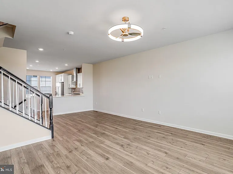385 Ensemble Way — Photo 6