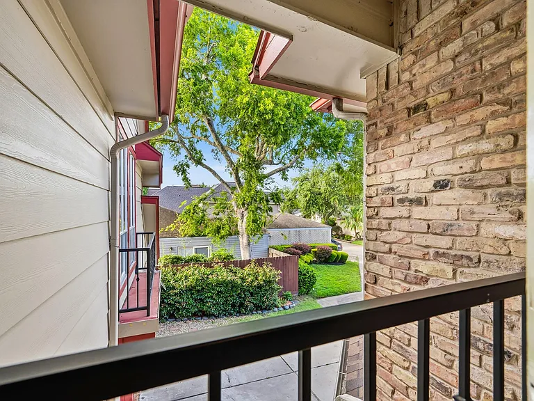 12800 Briar Forest Dr #106 — Photo 41