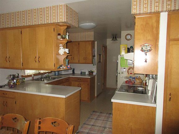 3rd image of 3091 E Lois Ave