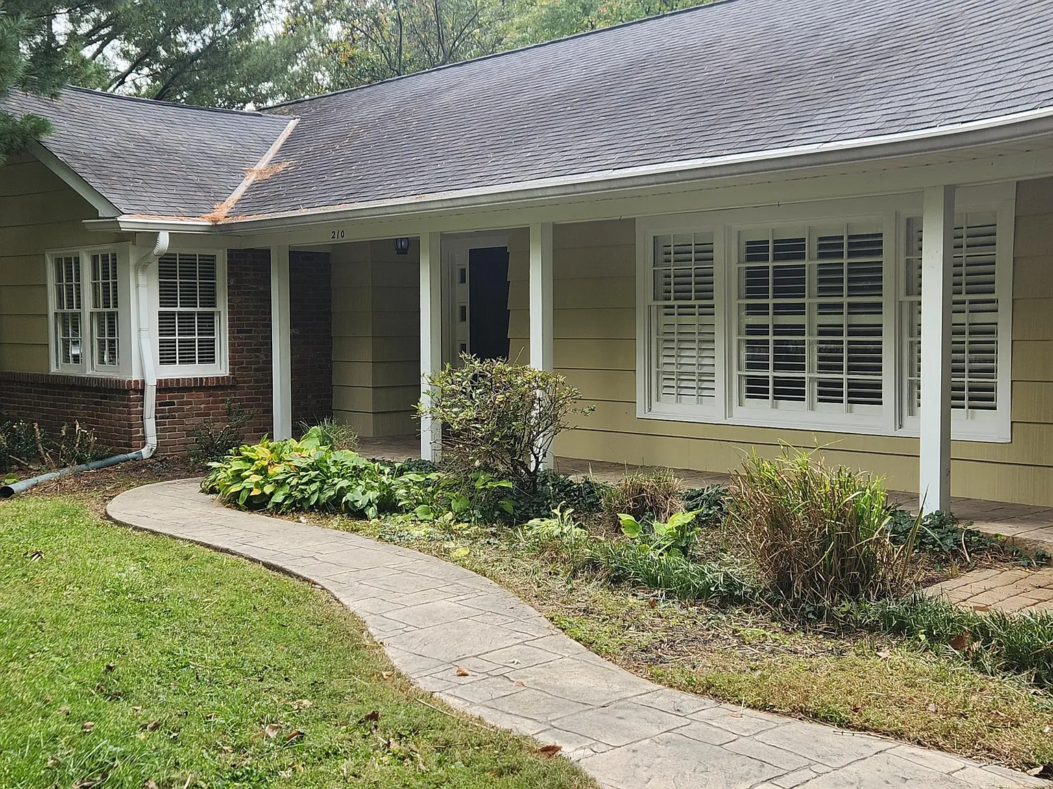 210 Blankenbaker Ln photo 1