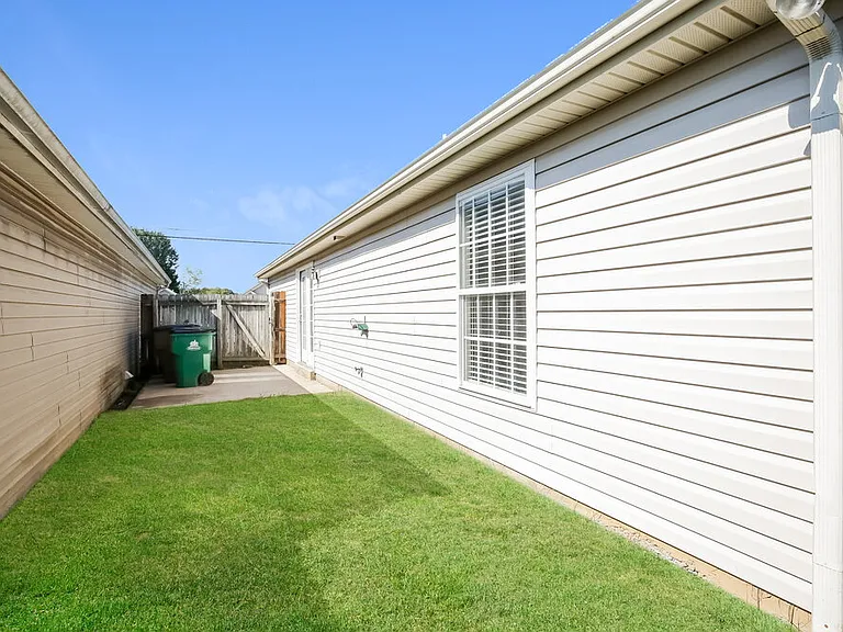 2538 Sonar St — Photo 24