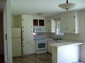 2nd image of 111 Belknap Rd