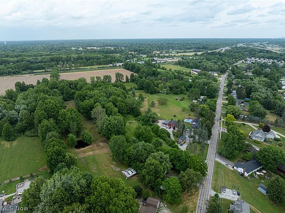 3rd image of 35176 Chestnut Ridge Rd