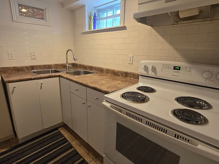285 Fiona Ter #BASEMENT — Photo 7