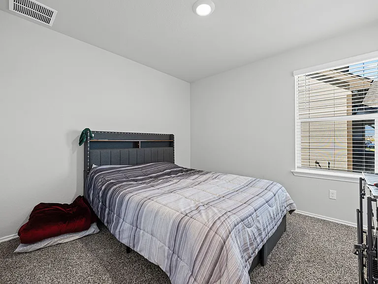 7203 Gilbert Dr — Photo 8