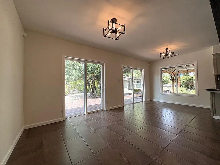 2350 Alameda De Las Pulgas — Photo 23