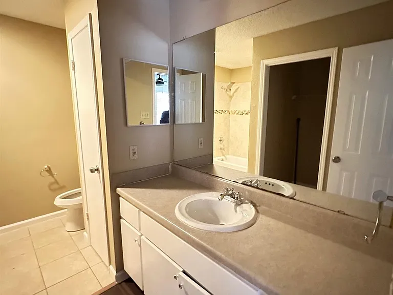 4300 Duval Rd #B — Photo 12