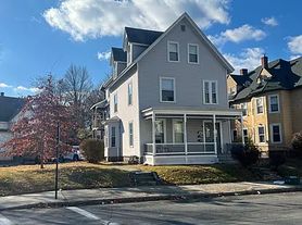 47 Maywood St, Worcester, MA