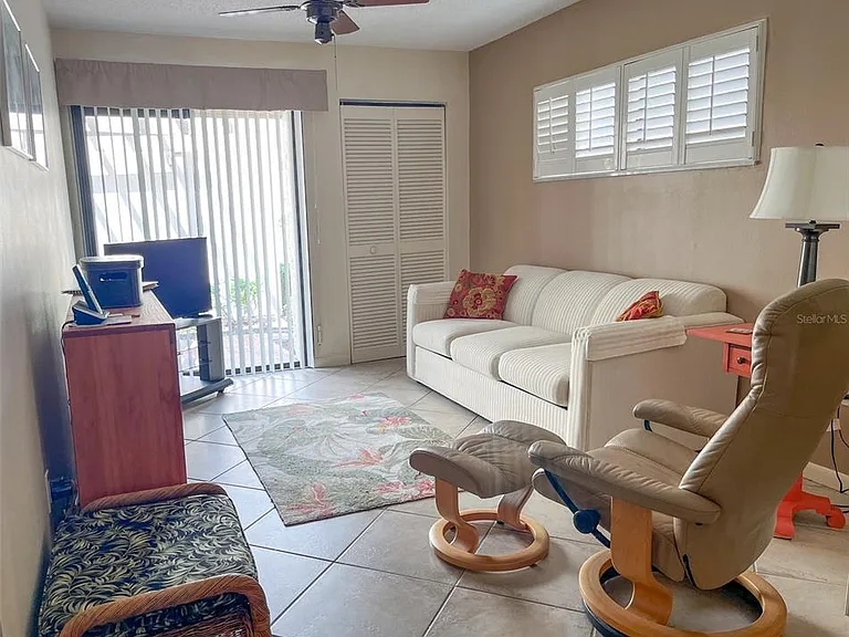 690 Bird Bay Cir #28 — Photo 4