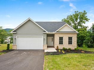 5594 Old Grove Ln, Salem, VA 24153