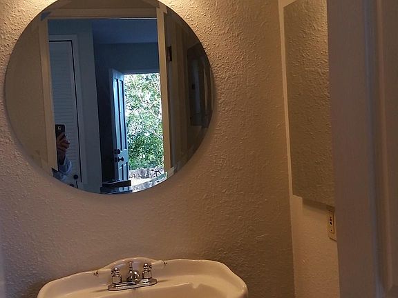 5th image of 73-1186 Ahulani St Unit B