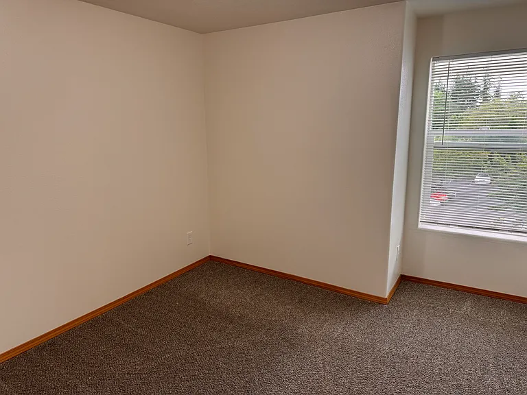 Loganberry Commons — Photo 26