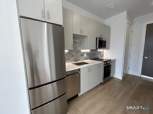 Studio, 1.0 bath, 483 sqft, $2,175 — Photo 3