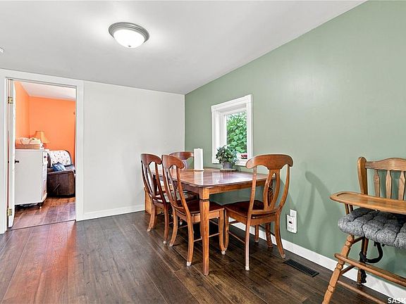2nd image of 1133 I AVENUE N