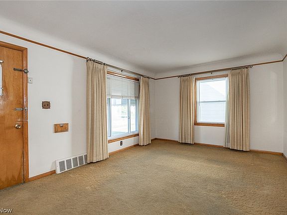 3rd image of 4093 E 175th St