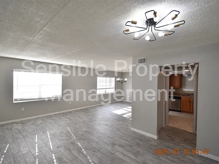 306 Danube Ave #1 — Photo 9