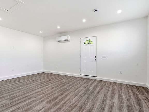 5th image of 6942 Atoll Ave