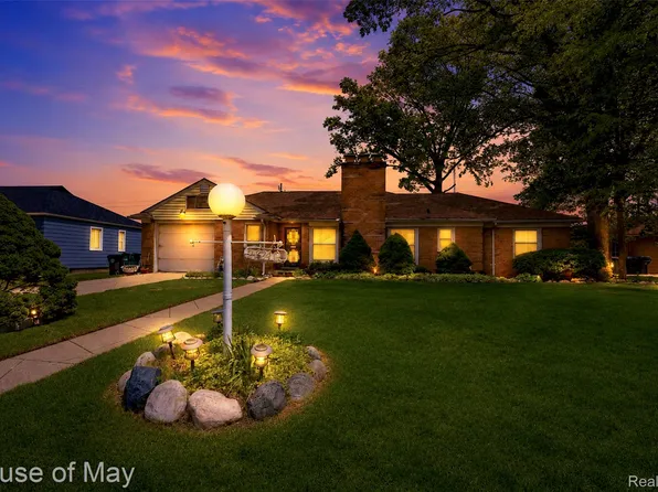 21240 Ridgedale Ave, Oak Park, MI 48237