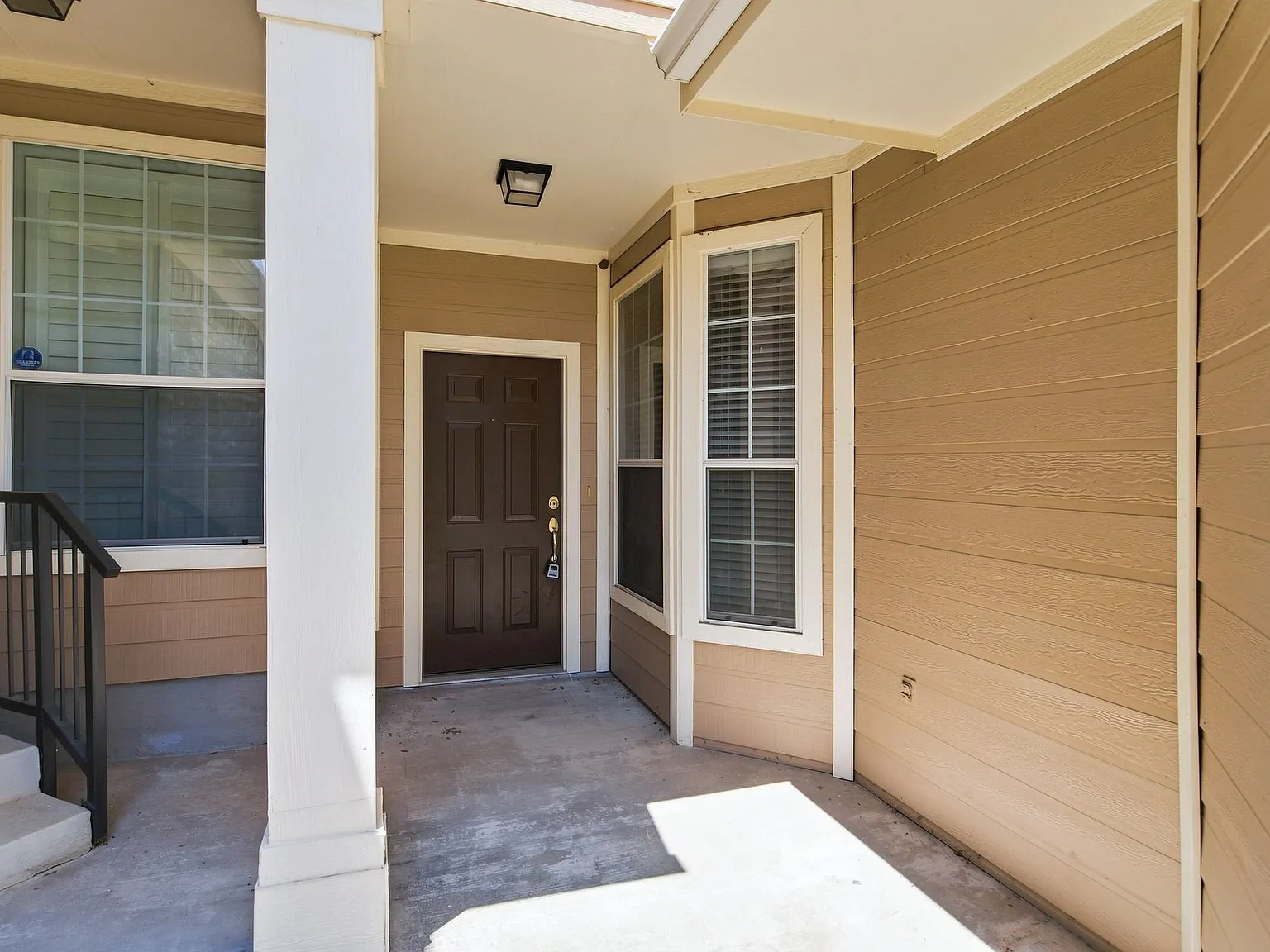 3 bed, 2.5 bath, 1597 sqft, $2,300 — Photo 4
