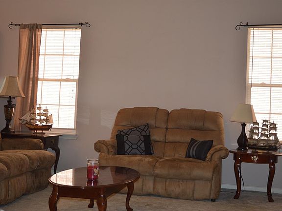 3rd image of 409 Homestead Dr