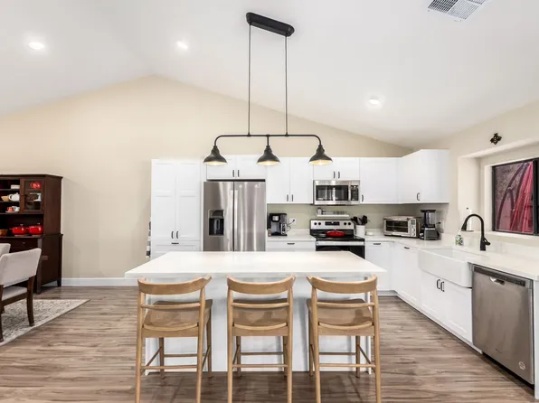 6728 W Sack Dr, Glendale, AZ 85308