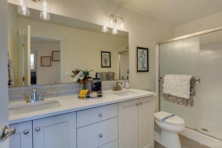 2532 NE Purcell Blvd — Photo 15