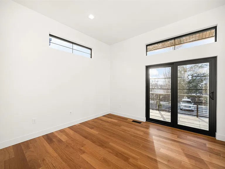 3328 E 55th Ave — Photo 20