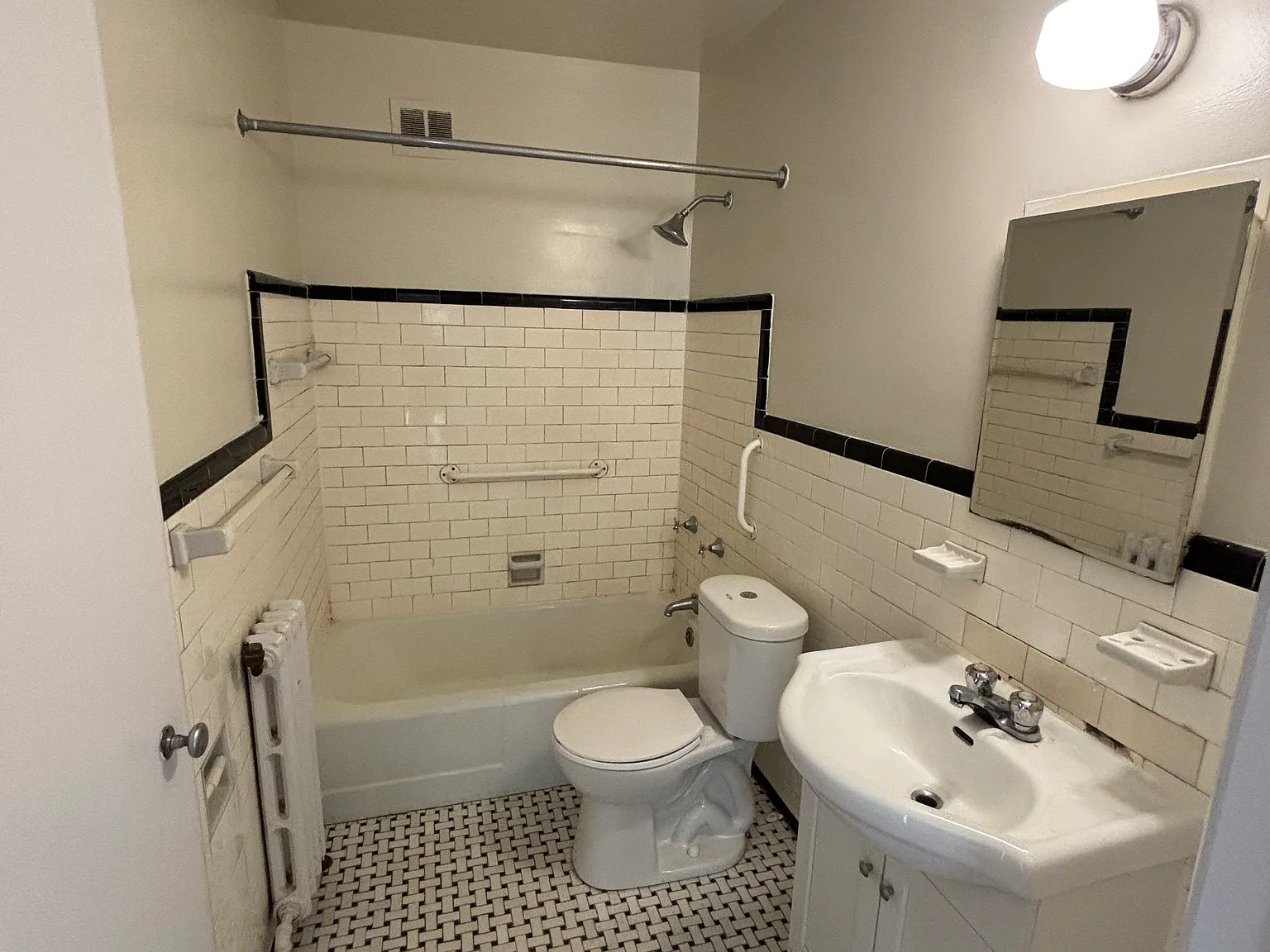 The Beverley — Photo 4