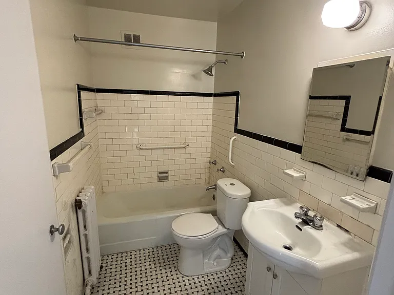 265 Daly Ave — Photo 7