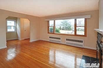 5th image of 26 Bayberry Ave