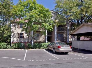 709 Ridgeside Dr APT B, Ballwin, MO 63021