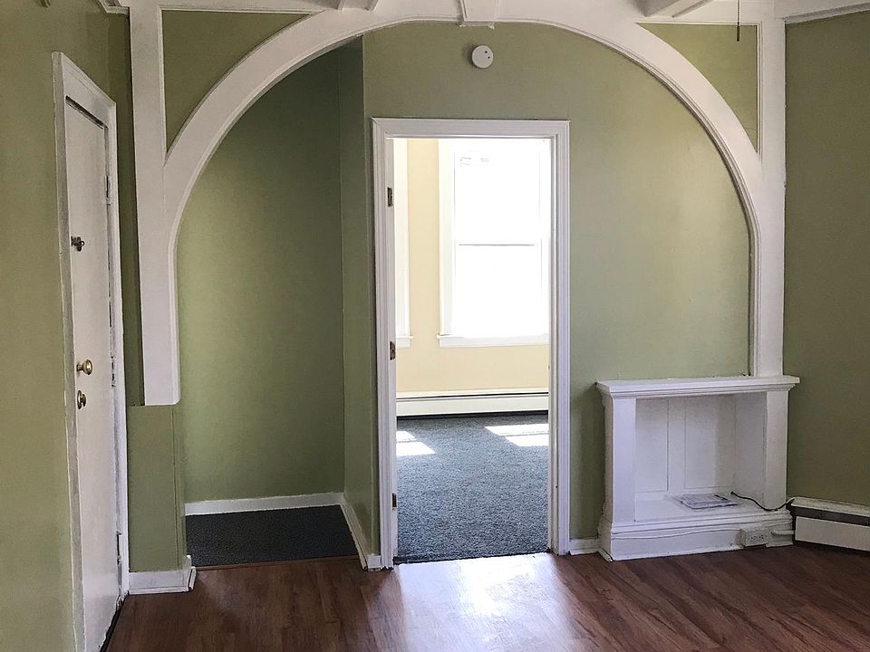 Living room with arch
