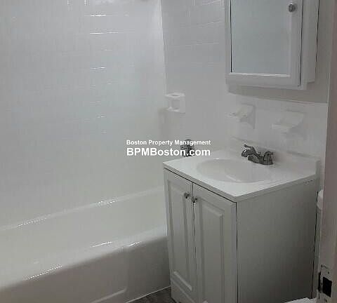 5th image of 55 Elmwood Park APT 6
