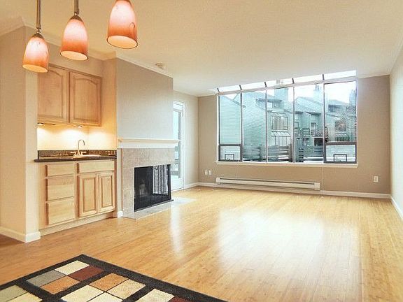 2nd image of 4 Lake Bellevue Dr APT 109