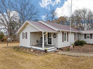 653 Green Lake Rd, Chesnee, SC 29323