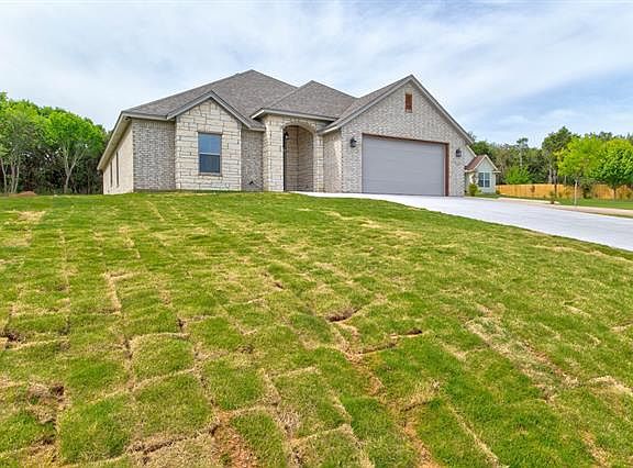 2nd image of 1115 Bandera Trl