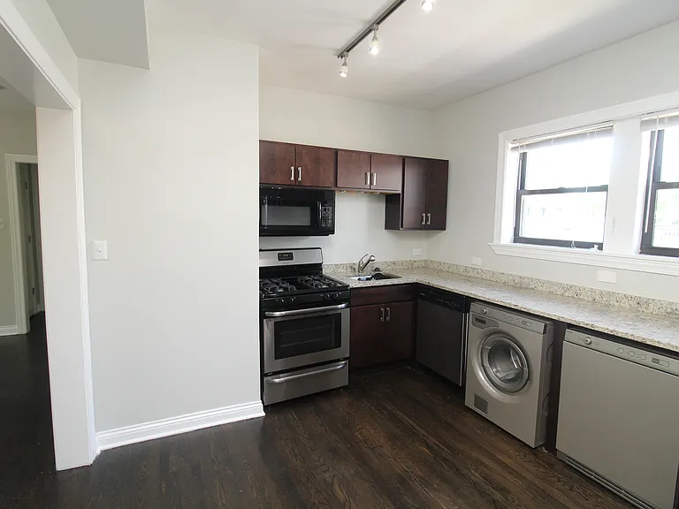 1542 W Waveland Ave #1 — Photo 5