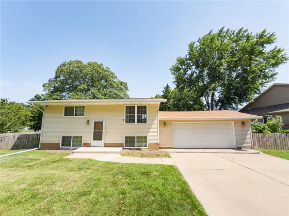 703 Kenton St, Paris, IL 61944