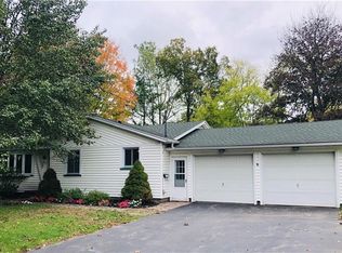 842 Trabold Rd S, Rochester, NY 14624